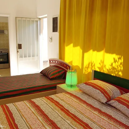 Garden House Escape Appartement Amarynthos